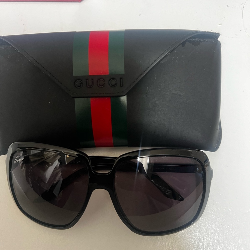 Gucci Black sunglasses  with case Red and Green Accent